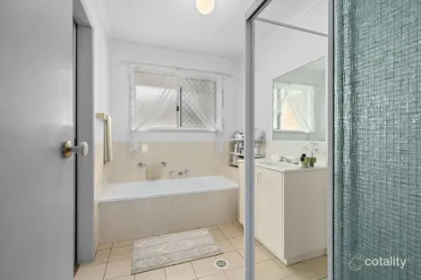 Property photo of 2/250 Brisbane Terrace Goodna QLD 4300