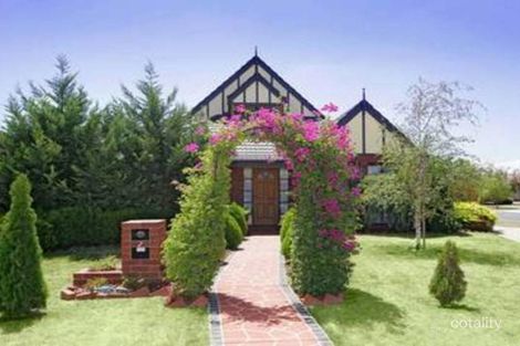 Property photo of 2 Hepburn Place Sydenham VIC 3037