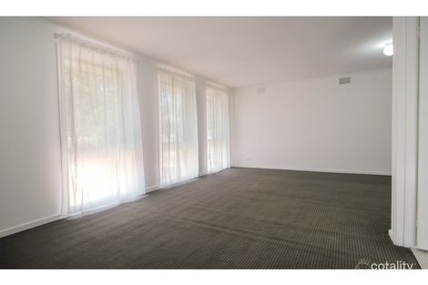 Property photo of 11 Manning Close Hampton Park VIC 3976