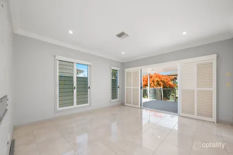 Property photo of 84 Pear Street Greenslopes QLD 4120