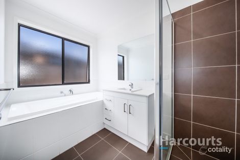 Property photo of 46 Riland Boulevard Tarneit VIC 3029