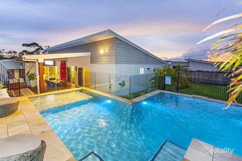 8 Bluebell Pl, Brookwater, QLD 4300