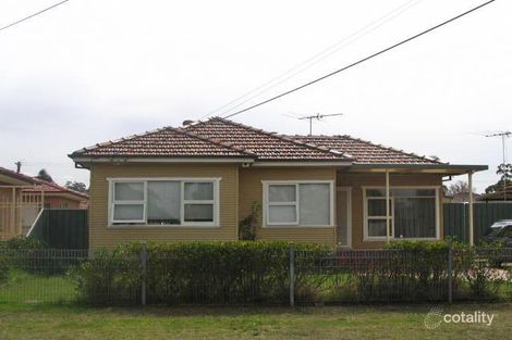 Property photo of 40 Weir Crescent Lurnea NSW 2170