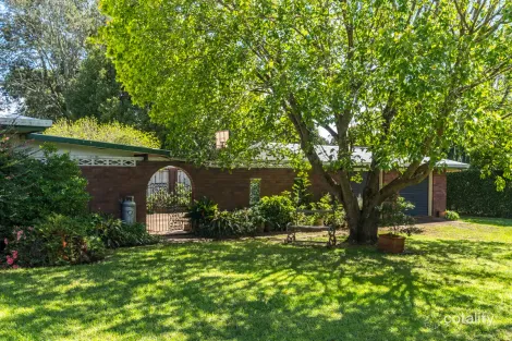 Property photo of 8 Kuhls Road Highfields QLD 4352