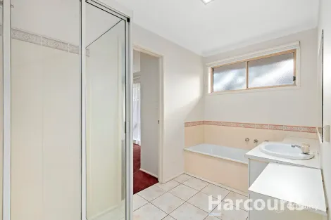 Property photo of 2/458 Centre Road Berwick VIC 3806