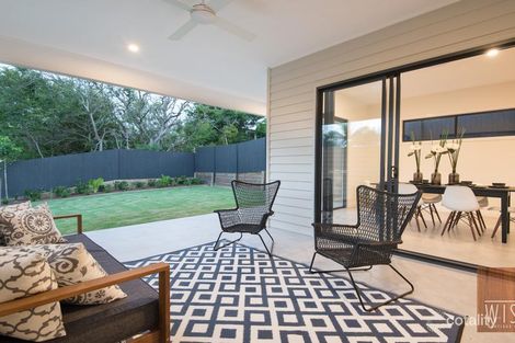 21 Ernest St, Camp Hill, QLD 4152