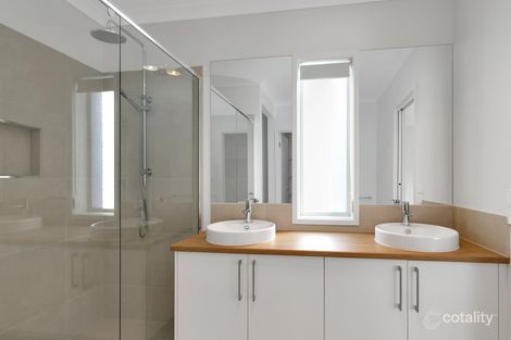 Property photo of 9 Von Guerard Boulevard Warrnambool VIC 3280
