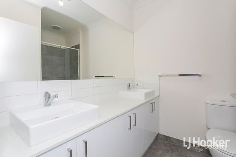 9/6 Mckay Pl, Melton South, VIC 3338