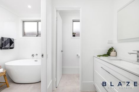 Property photo of 8 Quinn Place Prairiewood NSW 2176