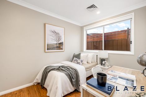 Property photo of 8 Quinn Place Prairiewood NSW 2176
