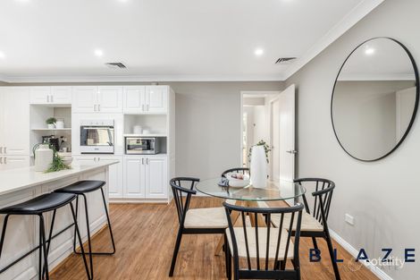 Property photo of 8 Quinn Place Prairiewood NSW 2176