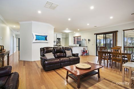 Property photo of 2 Tasman Court Kangaroo Flat VIC 3555