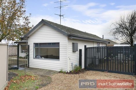 14 Oak St, Wendouree, VIC 3355