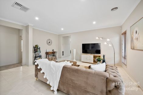 Property photo of 14 Tarcoola Crescent Point Cook VIC 3030