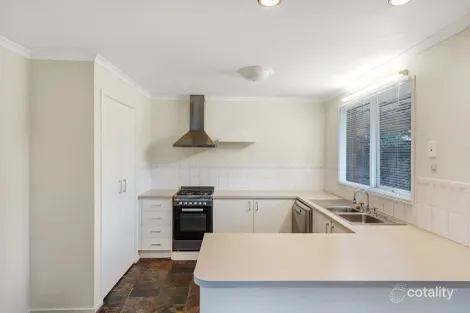 Property photo of 10 Pleone Court Werribee VIC 3030