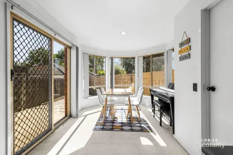 Property photo of 17 Killerton Crescent Heidelberg West VIC 3081