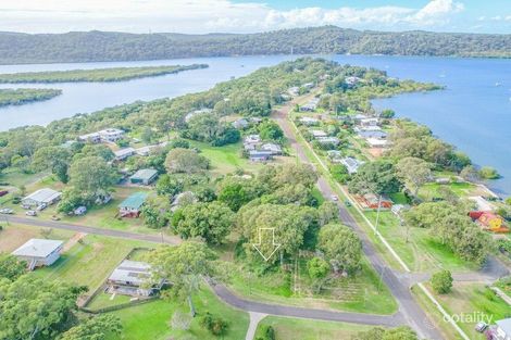 4 Patterson St, Russell Island, QLD 4184