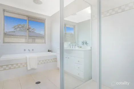 Property photo of 2 Brushbox Close Glenwood NSW 2768