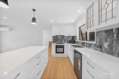 Property photo of 10 Kelly Street Eagleby QLD 4207