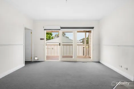 Property photo of 60 Braid Hill Road Macleod VIC 3085