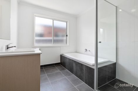 Property photo of 18 Peak Court Mansfield VIC 3722