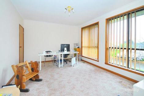 Property photo of 2/6 Adrienne Crescent Mount Waverley VIC 3149