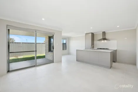 5 Hitter St, Yanchep, WA 6035