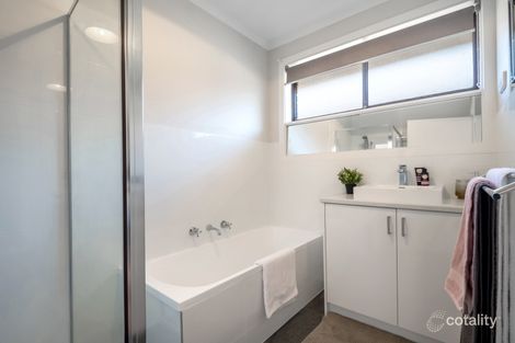 Property photo of 5 Mangrove Close Bundoora VIC 3083