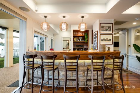 102 Virginia Ave, Hawthorne, QLD 4171