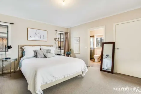 Property photo of 4 Marlowe Grange Mernda VIC 3754