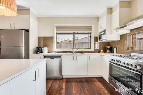 Property photo of 4 Marlowe Grange Mernda VIC 3754