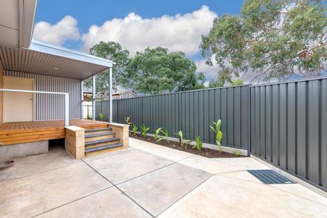 6 Sandland Ave, Ridgehaven, SA 5097