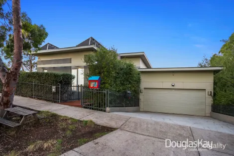 Property photo of 18 Dinron Close Sunshine North VIC 3020