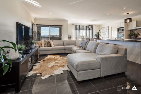 Property photo of 98 Jackson Drive Drouin VIC 3818