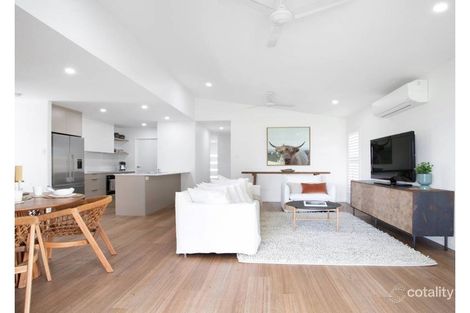 Property photo of 23 Lakeside Way Andergrove QLD 4740