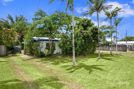 4 Bulolo Cl, Trinity Beach, QLD 4879