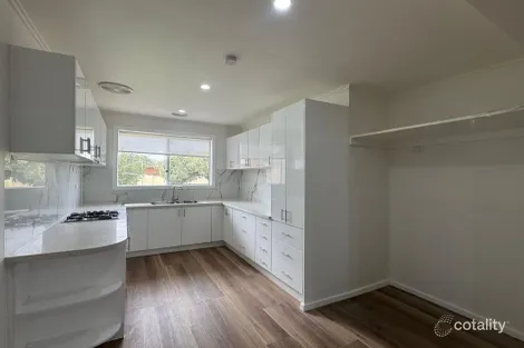 Property photo of 4 Cowper Avenue St Albans VIC 3021