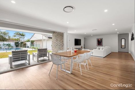 Property photo of 8 Inveray Avenue Benowa QLD 4217