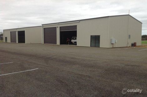 8 Neilsen St, Wandoan, QLD 4419