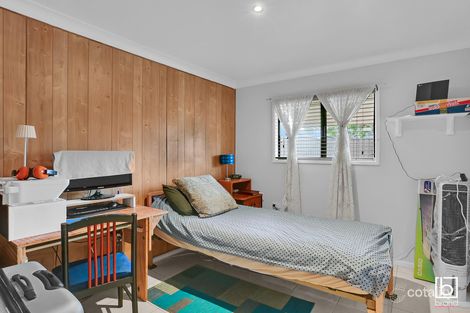 Property photo of 2 Harwood Close Mannering Park NSW 2259