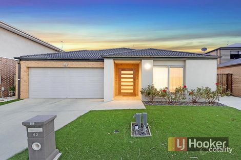 42 Waterways Dr, Cranbourne North, VIC 3977