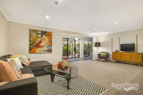 Property photo of 10 Glennden Court Bundoora VIC 3083