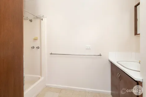 Property photo of 2/7 Baldwin Street Wendouree VIC 3355