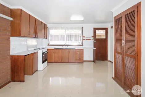 Property photo of 2/7 Baldwin Street Wendouree VIC 3355