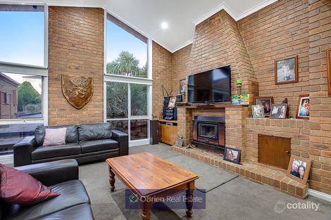 Property photo of 19 Balfour Court Berwick VIC 3806