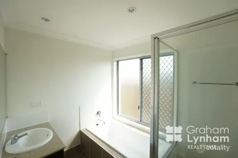 Property photo of 2/24 Velasco Street Burdell QLD 4818
