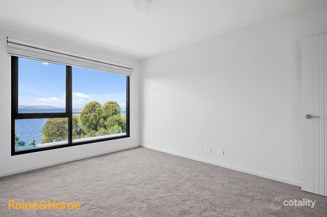Property photo of 1/43 Suncoast Drive Blackmans Bay TAS 7052