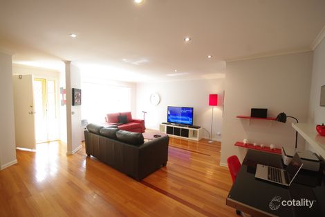 Property photo of 6 Pinto Close Endeavour Hills VIC 3802