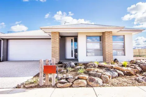 51 Madeira St, Armstrong Creek, VIC 3217