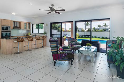 Property photo of 2013 Gracemere Gardens Circuit Hope Island QLD 4212